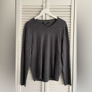 Banana Republic | Men’s Merino V-Neck Sweater
